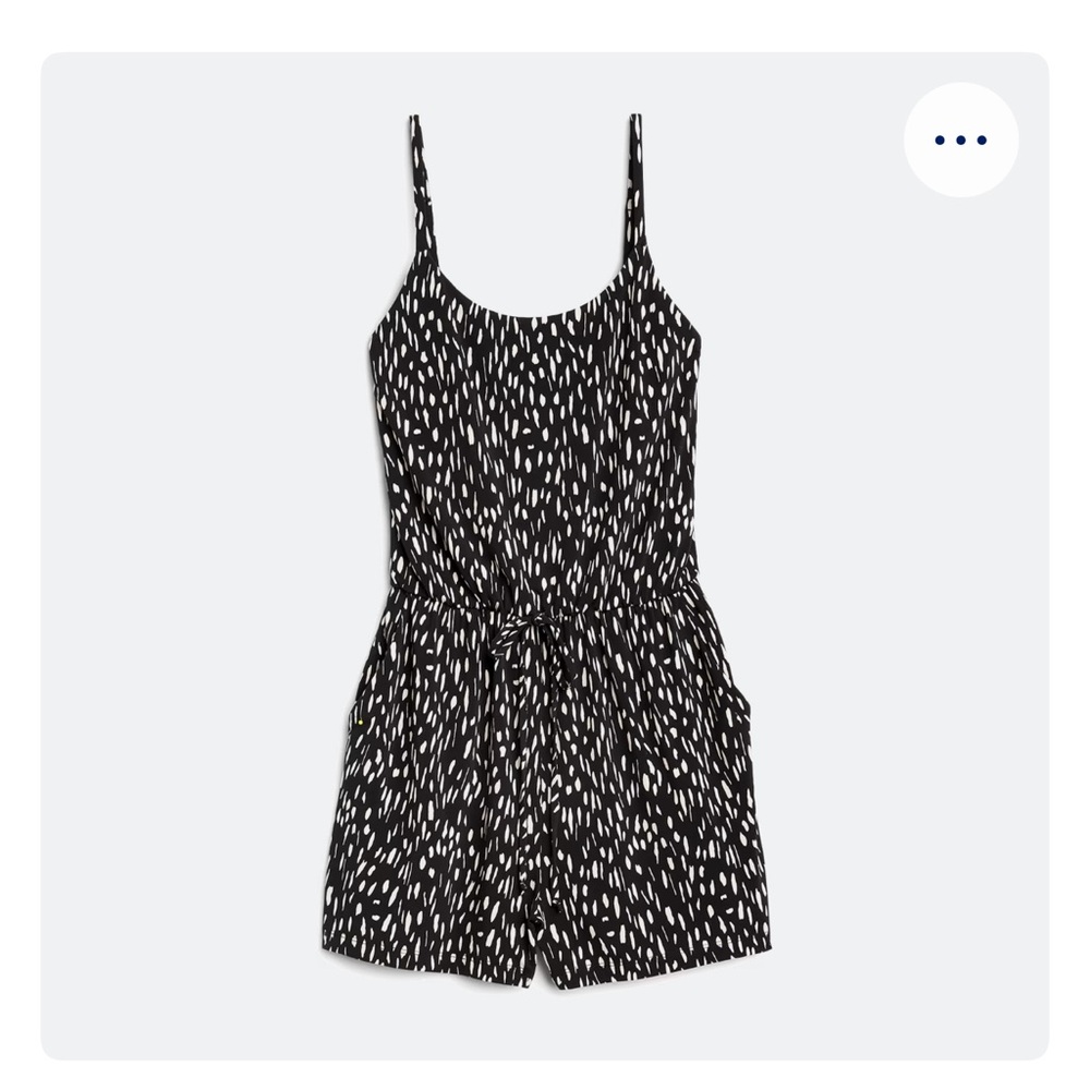 Stylish Black and White Kaileigh Luisa Knit Romper Women’s size L